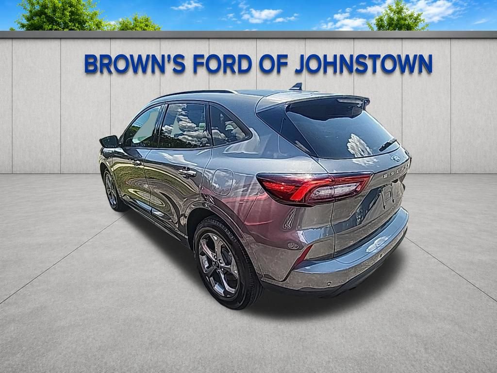 Used 2023 Ford Escape ST-Line w/ Tech Pack #1 AWD/4WD image 7