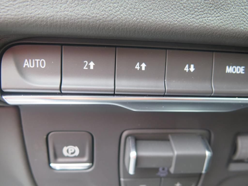 New 2026 Cadillac Escalade ESV Platinum Luxury AWD/4WD image 13