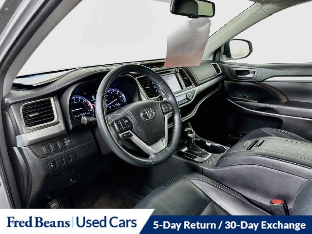 Used 2016 Toyota Highlander XLE AWD/4WD image 12