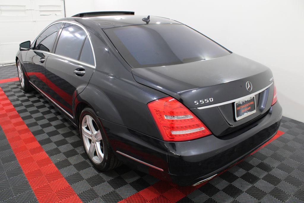 Used 2010 Mercedes-Benz S 550 4MATIC image 4