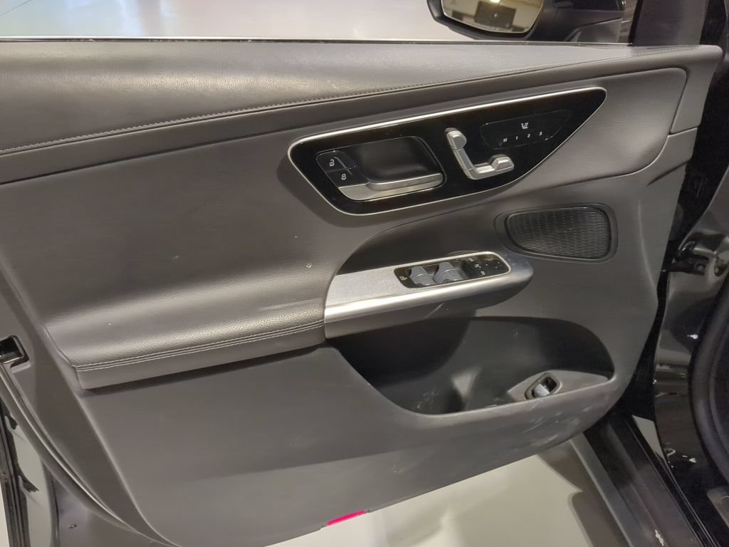 Used 2023 Mercedes-Benz GLC 300 4MATIC image 14