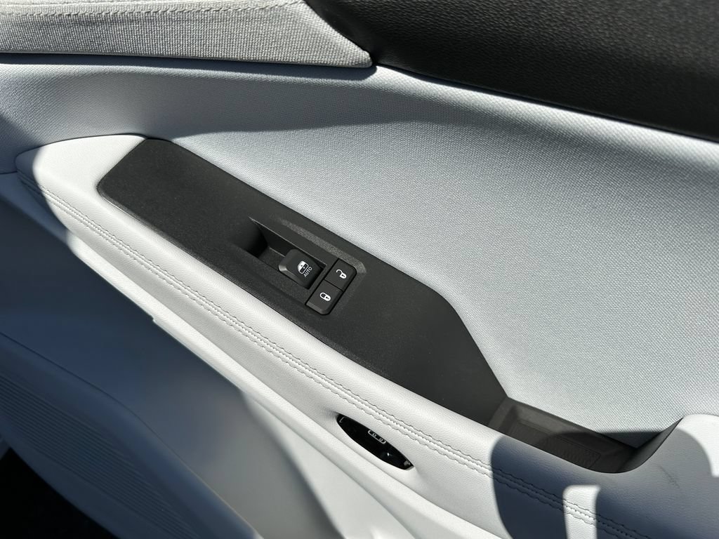 New 2026 Jeep Cherokee Laredo AWD/4WD image 17