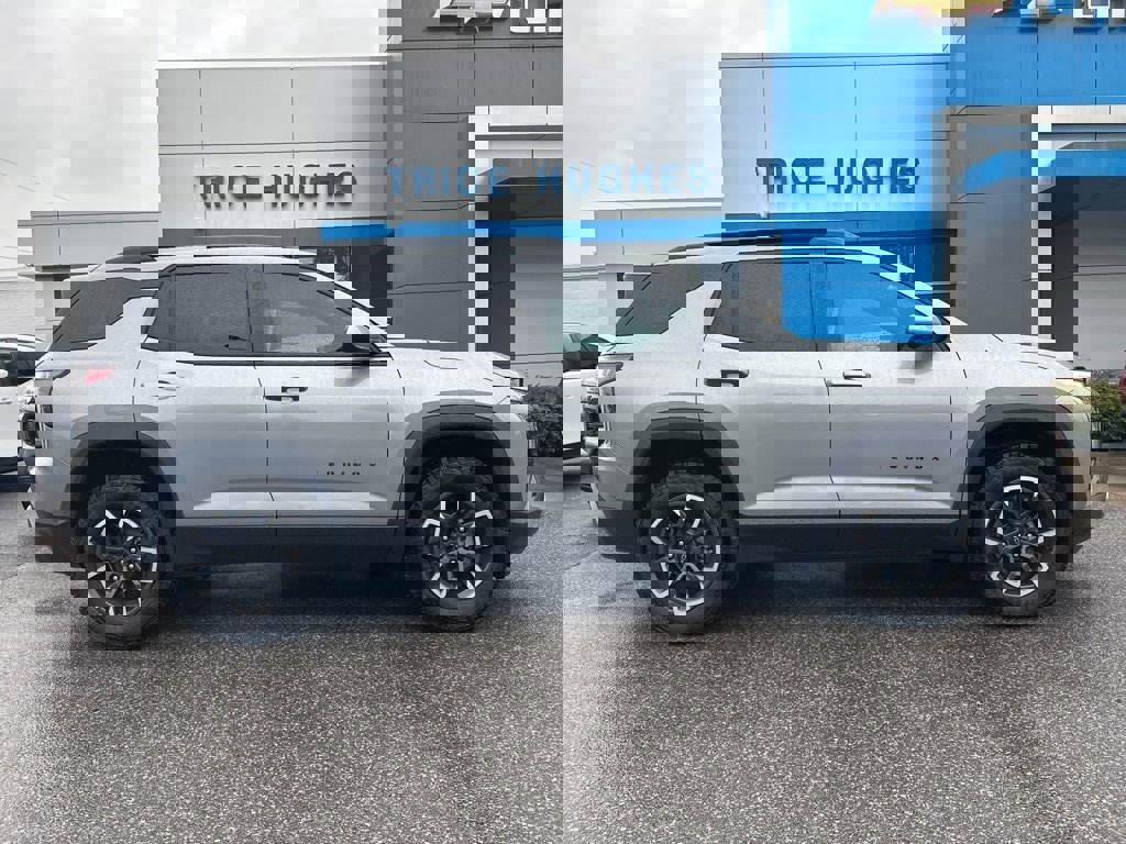 New 2025 Chevrolet Equinox ACTIV w/ Safety and Technology Package image 3