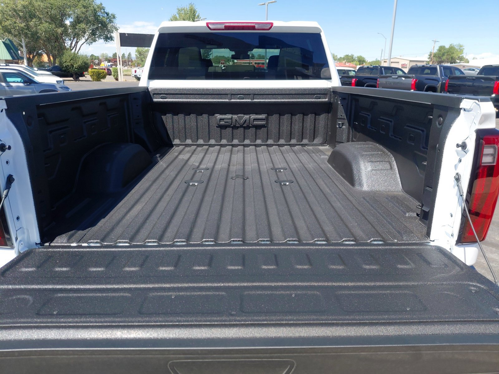 New 2026 GMC Sierra 3500 SLT AWD/4WD image 7