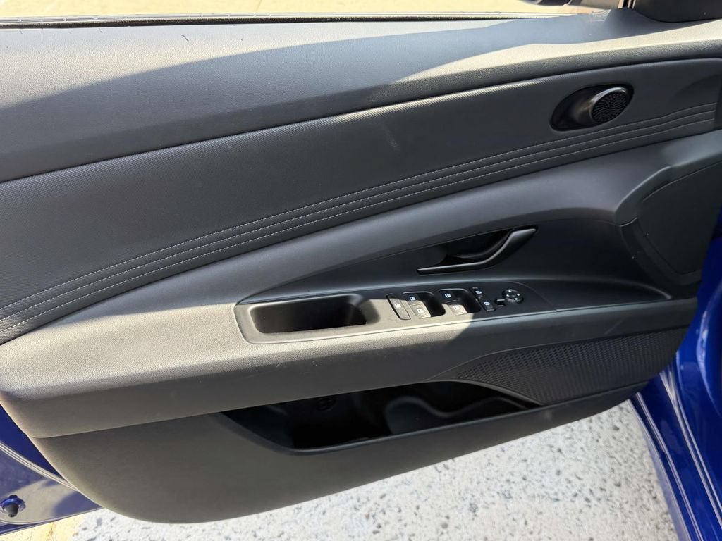 Certified 2025 Hyundai Elantra Sport FWD image 16