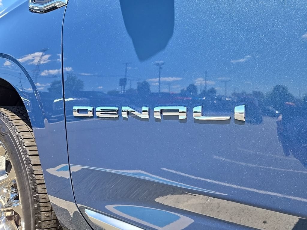 New 2026 GMC Yukon Denali w/ Sun & Power Step Package AWD/4WD image 8