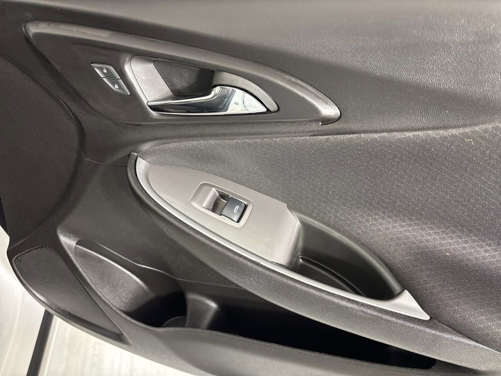 Used 2023 Chevrolet Malibu LT FWD image 16