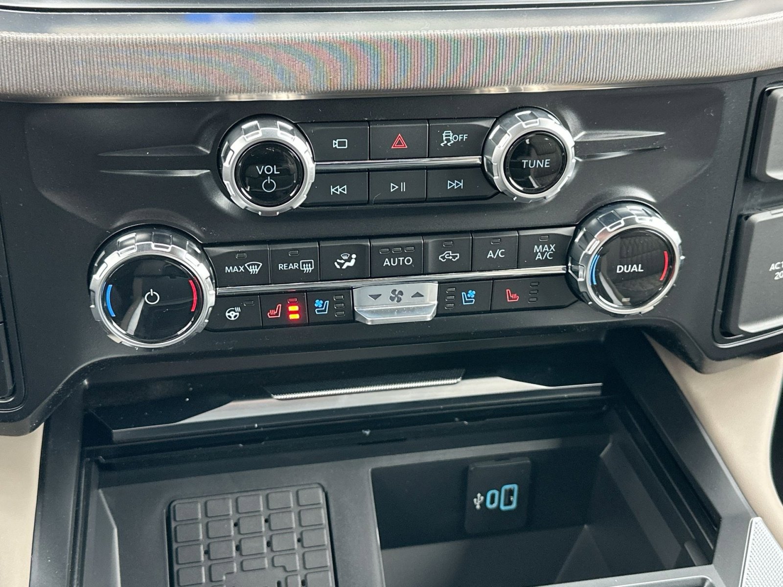 New 2026 Ford F450 Platinum w/ Platinum Plus Package image 27