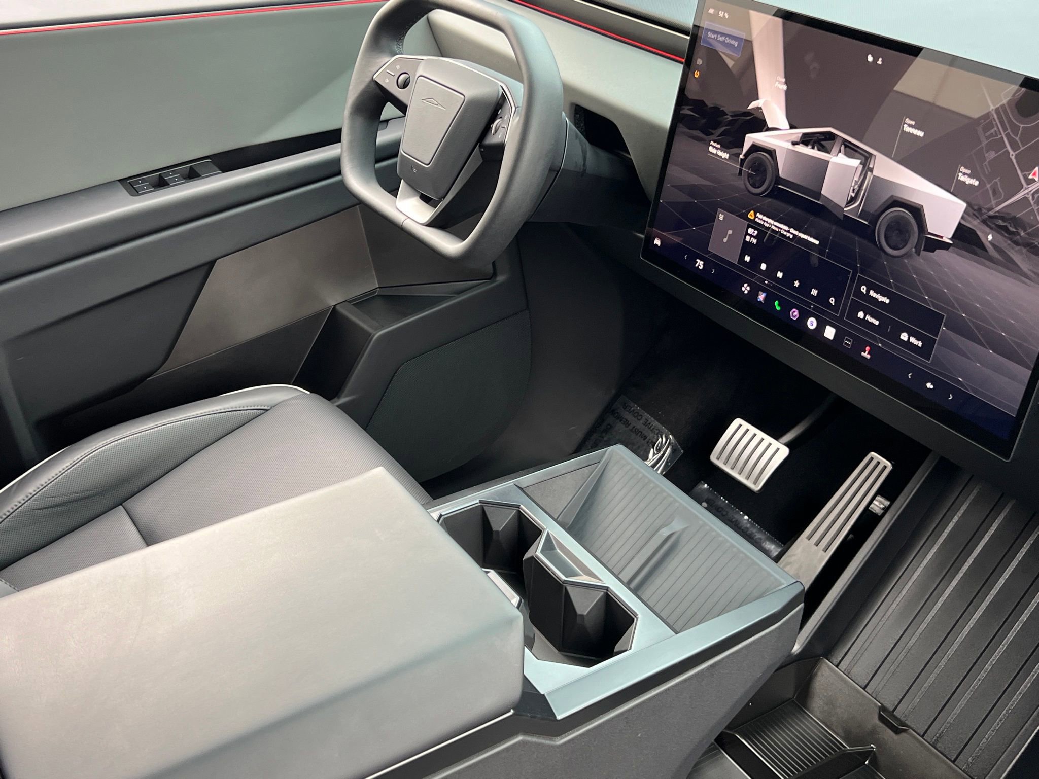 Used 2024 Tesla Cybertruck AWD Crew Cab image 18