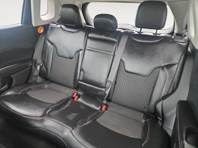 Used 2019 Jeep Compass Latitude AWD/4WD image 13