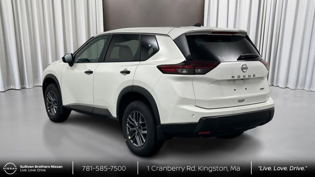 Used 2024 Nissan Rogue S image 7