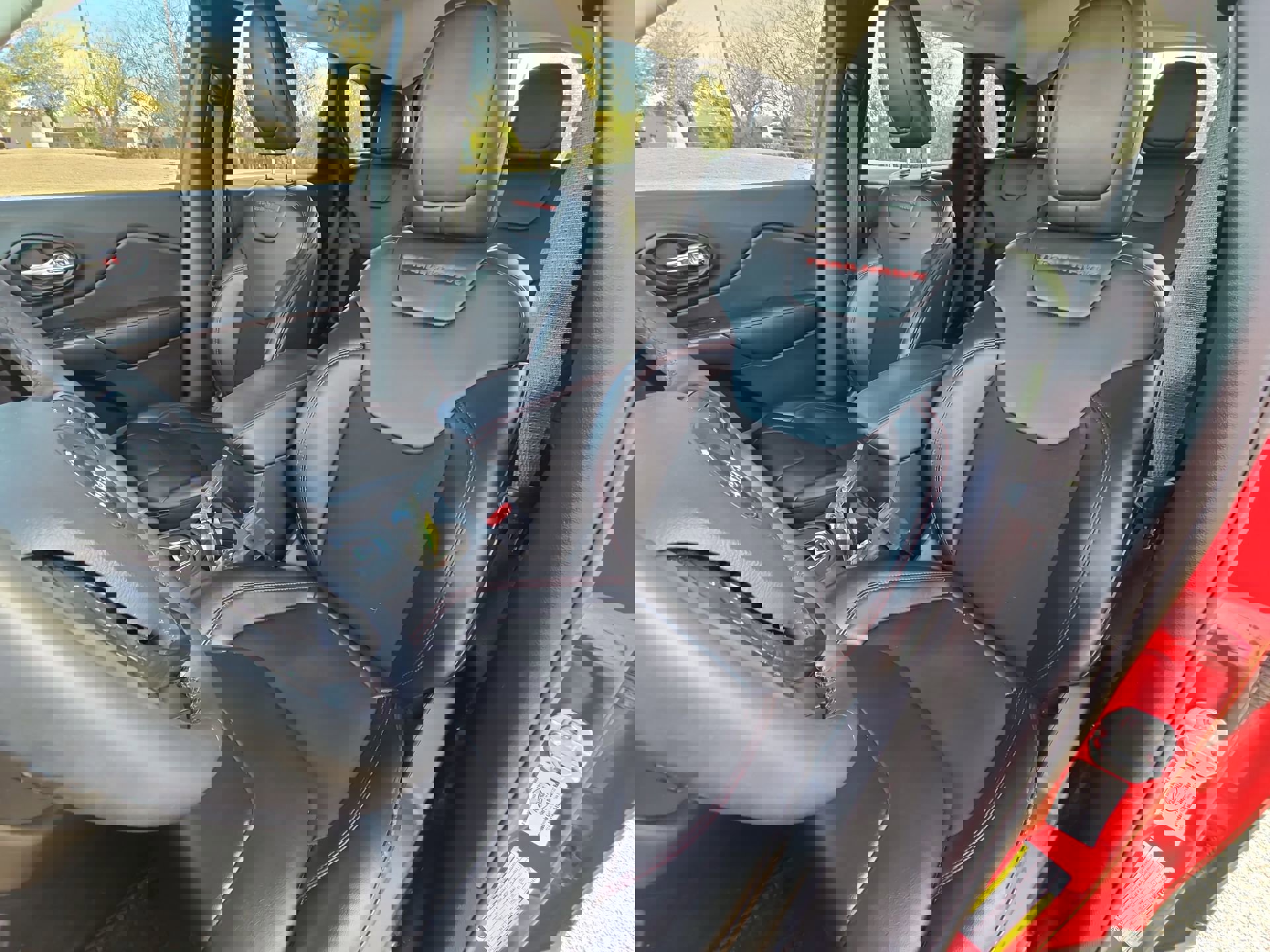 Used 2019 Jeep Cherokee Trailhawk w/ Trailer Tow Group image 11