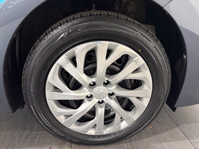 Used 2018 Toyota Corolla LE FWD image 25