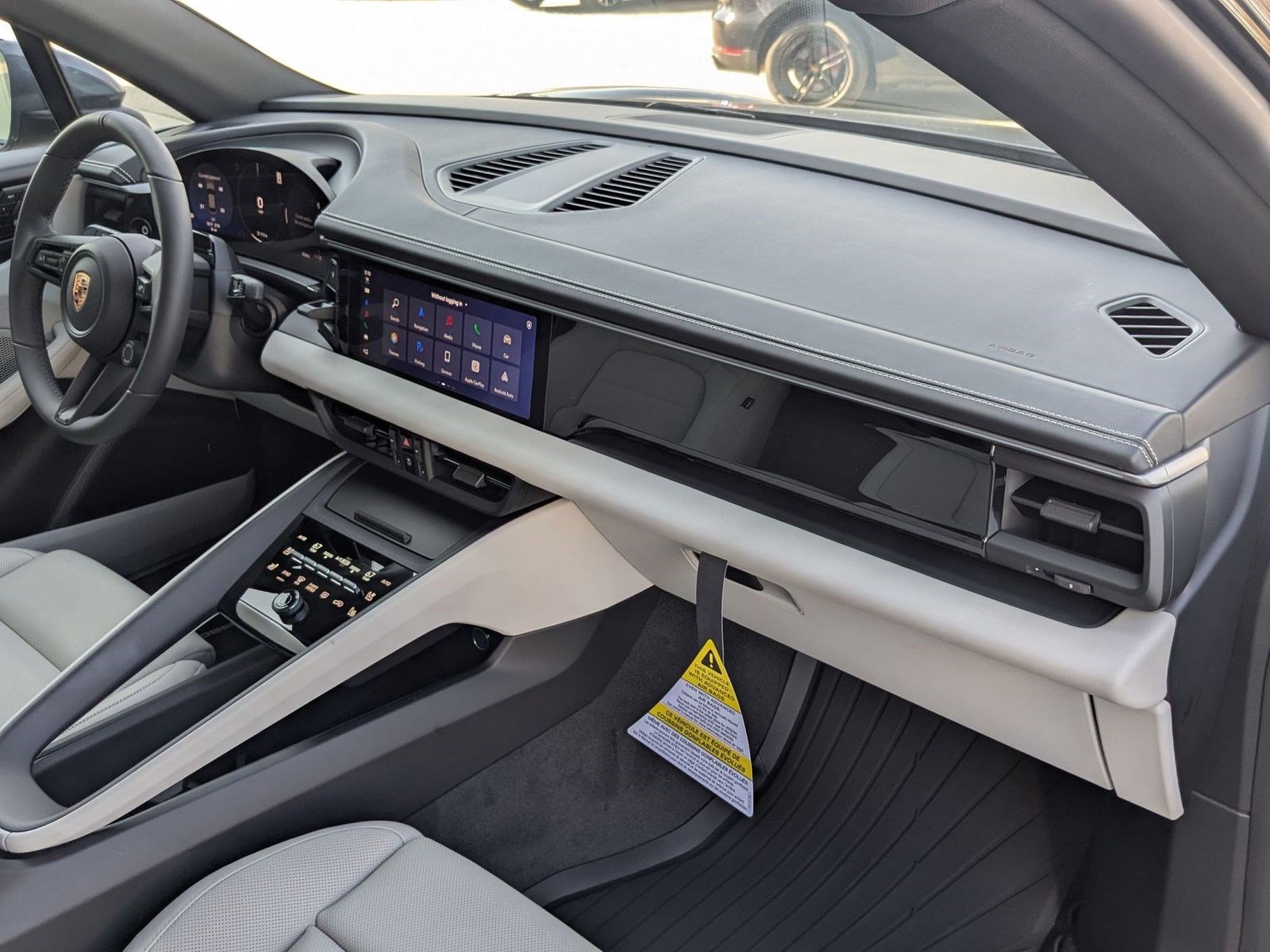 New 2026 Porsche Macan Electric RWD image 25
