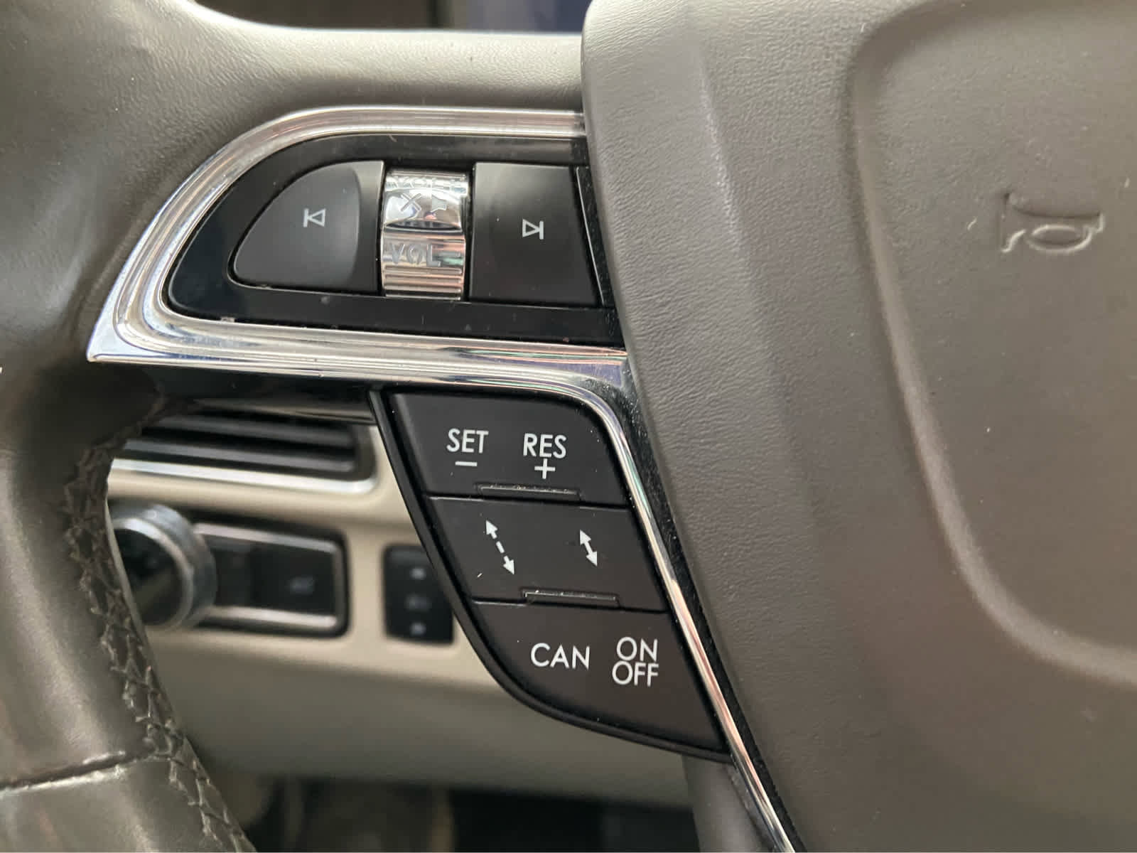 Used 2019 Lincoln Navigator Reserve image 24