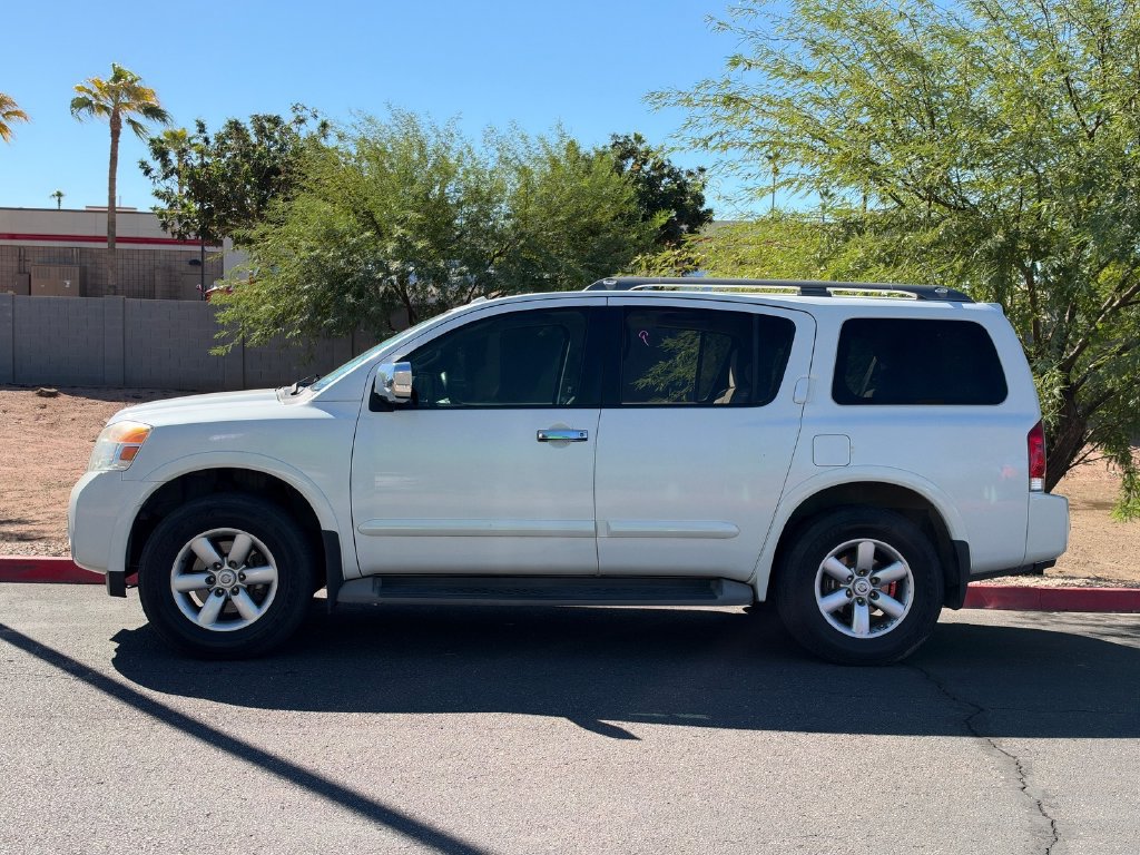 Used 2014 Nissan Armada SV AWD/4WD image 2
