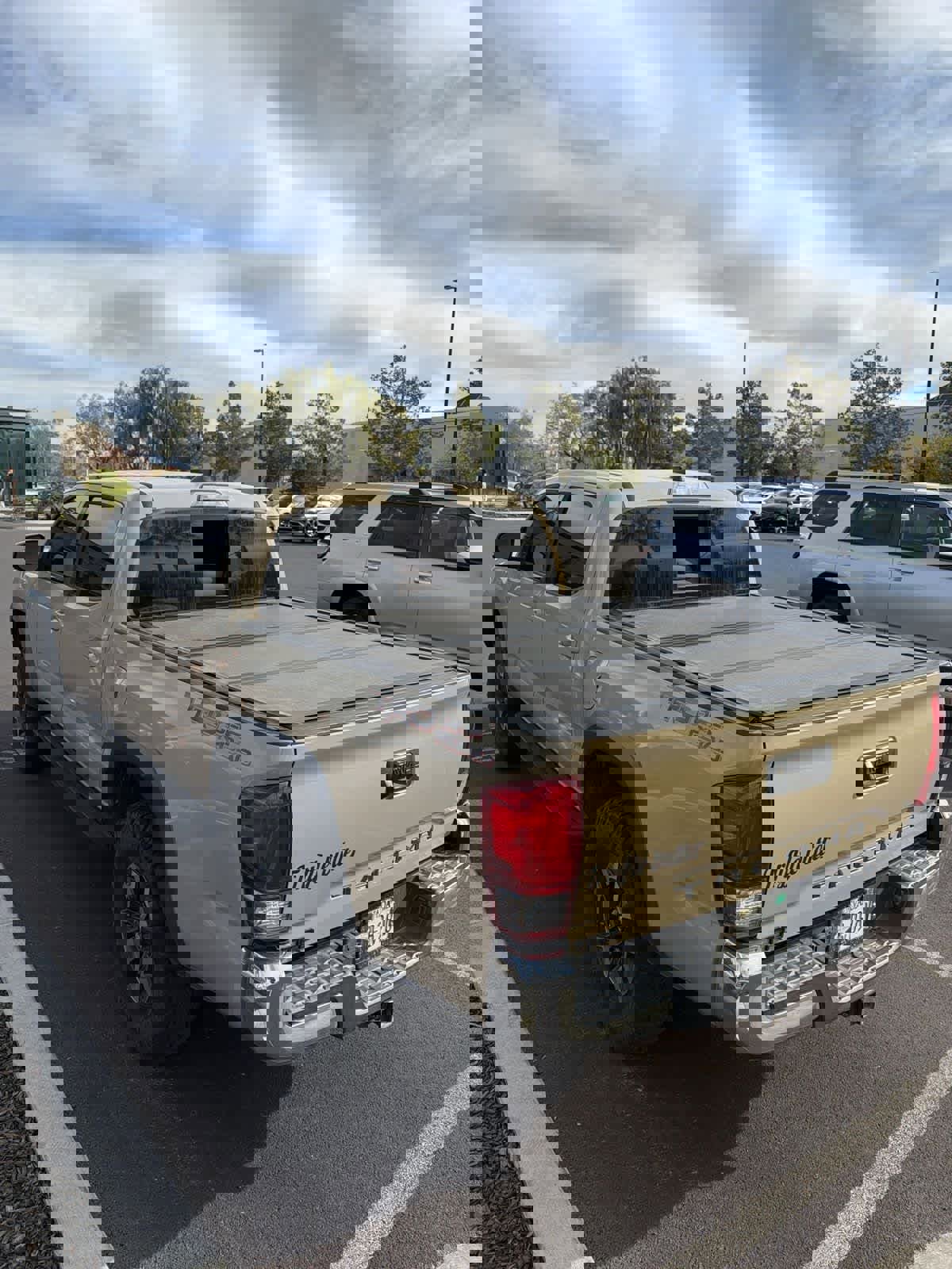 Used 2017 Toyota Tacoma TRD Off-Road w/ Tow Package image 8