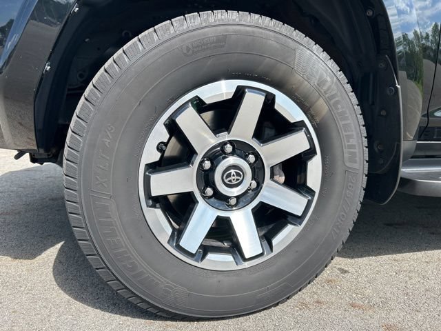 Used 2018 Toyota 4Runner TRD Off-Road AWD/4WD image 41