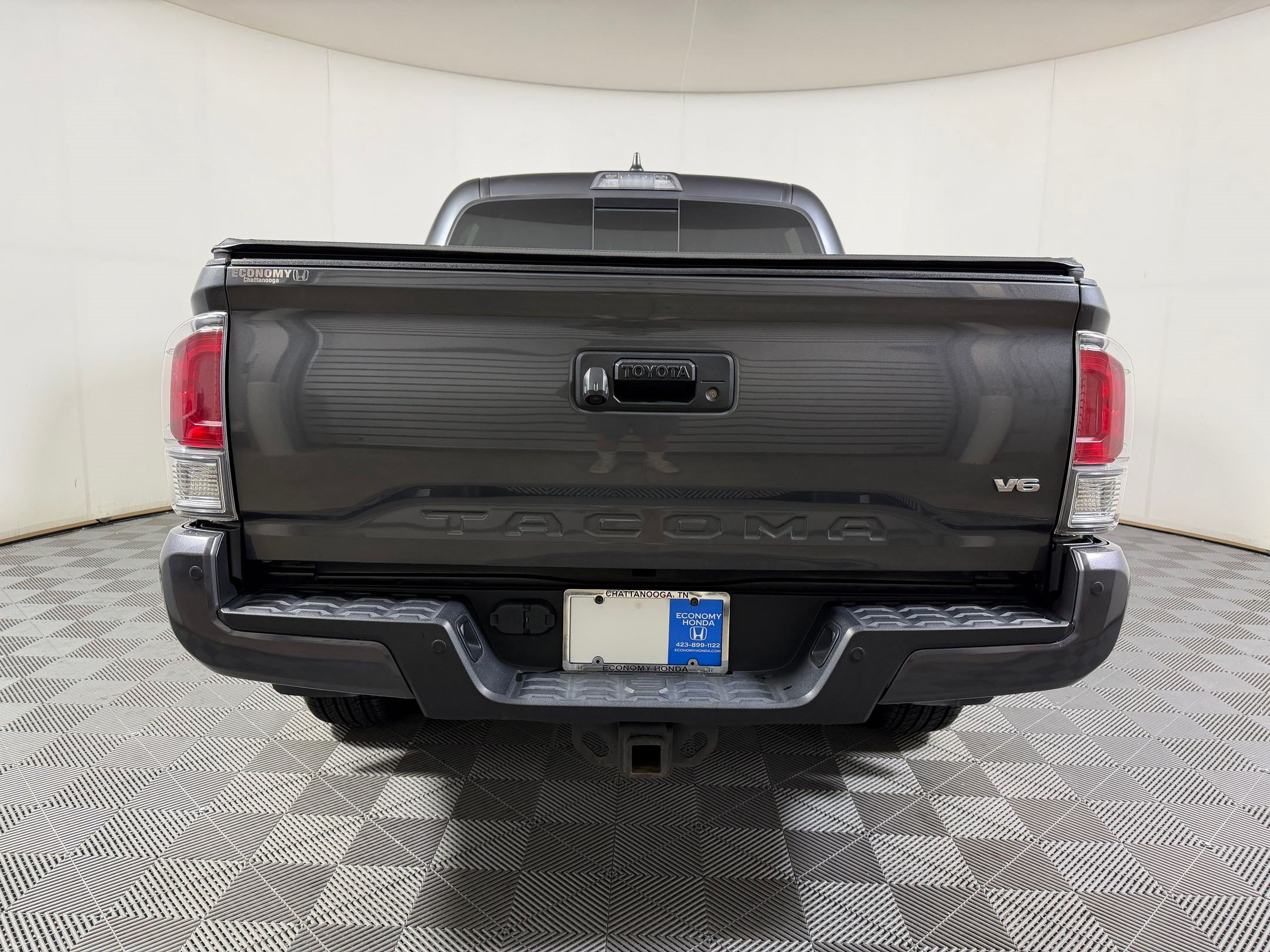 Used 2022 Toyota Tacoma TRD Sport w/ Technology Package AWD/4WD image 8