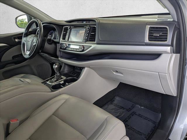 Used 2019 Toyota Highlander XLE image 20