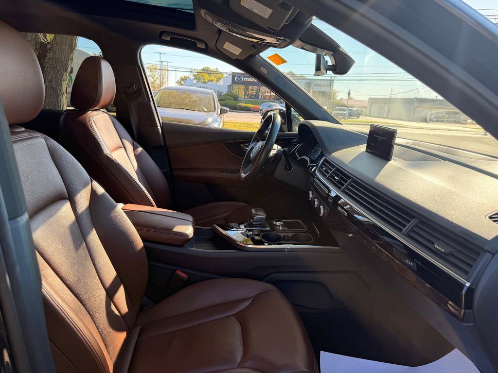 Used 2018 Audi Q7 3.0T Premium Plus w/ Premium Plus Package AWD/4WD image 16