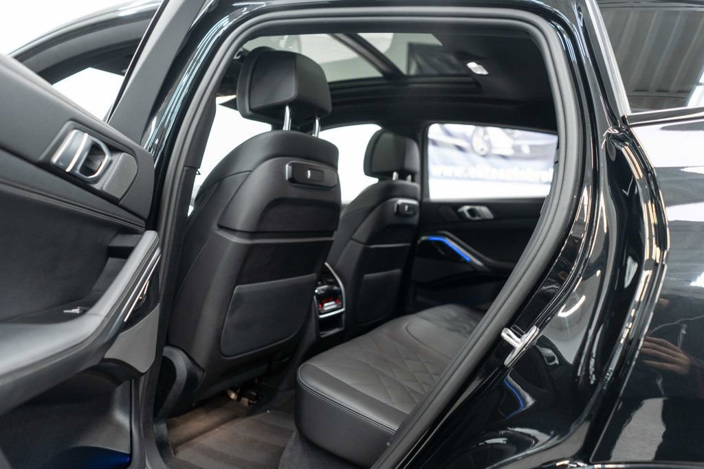 Used 2025 BMW X6 xDrive40i w/ Climate Comfort Package image 34