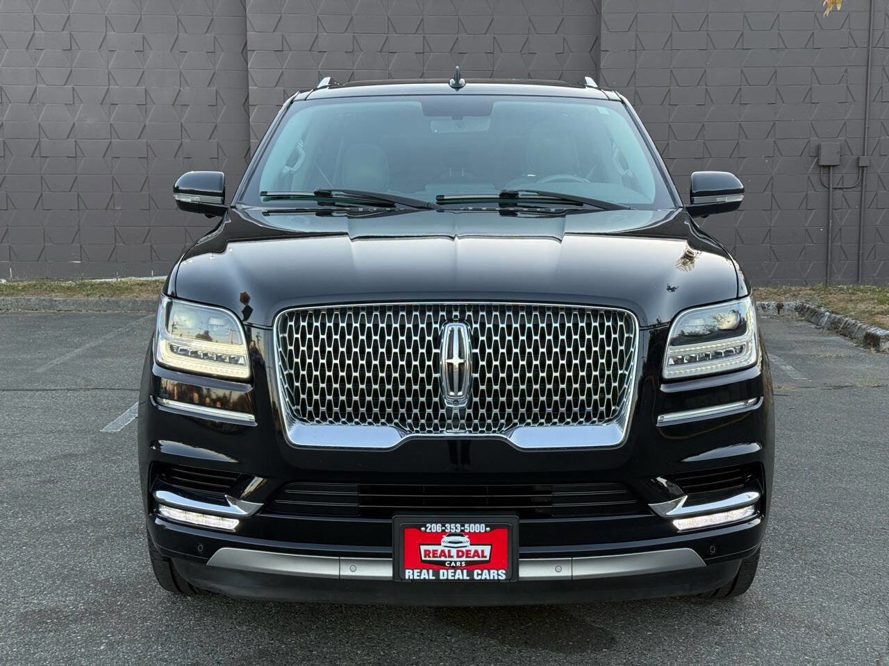 Used 2018 Lincoln Navigator Reserve AWD/4WD image 3