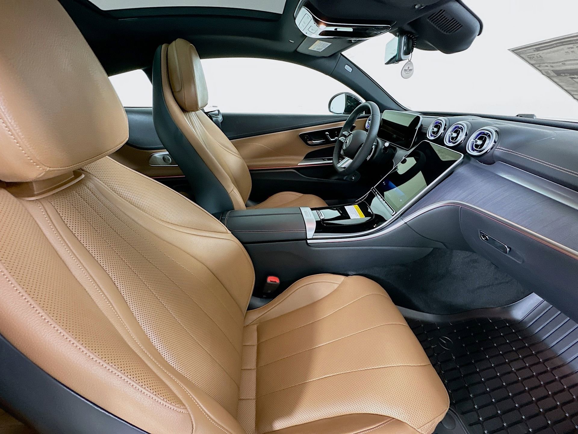 New 2026 Mercedes-Benz CLE 450 4MATIC Coupe image 31