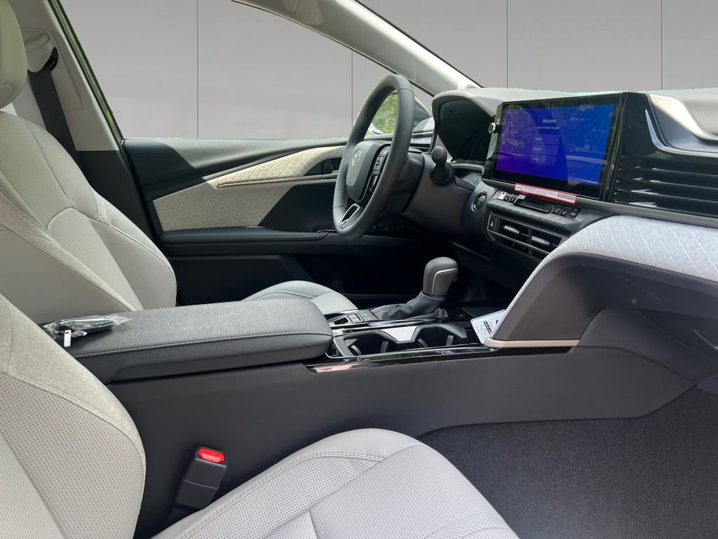New 2026 Toyota Camry XLE w/ Premium Package AWD/4WD image 17
