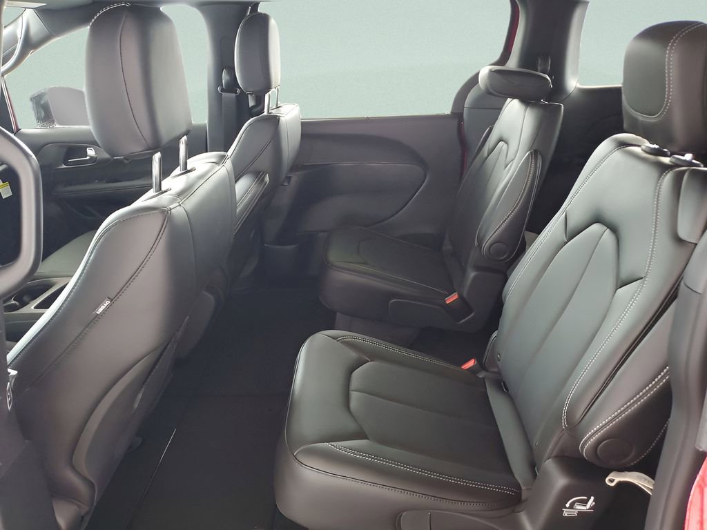 New 2026 Chrysler Voyager LX image 23
