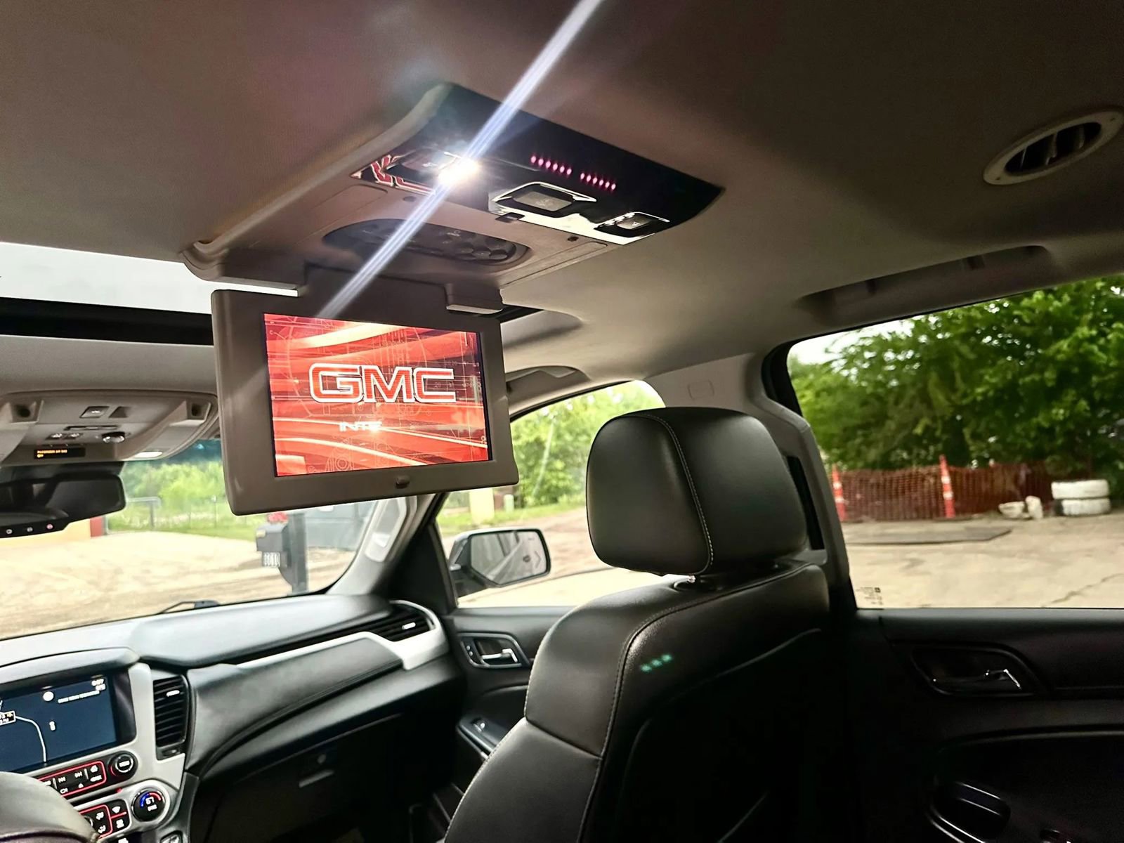 Used 2015 GMC Yukon SLT w/ Open Road Package RWD image 45