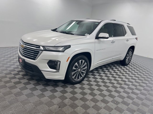 Used 2023 Chevrolet Traverse Premier image 2