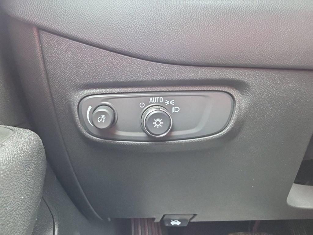 Certified 2022 Chevrolet Equinox LT FWD image 10