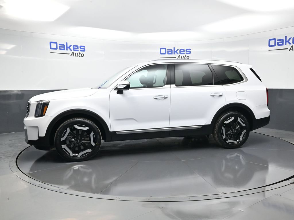 Certified 2024 Kia Telluride S w/ S Sunroof Package image 5