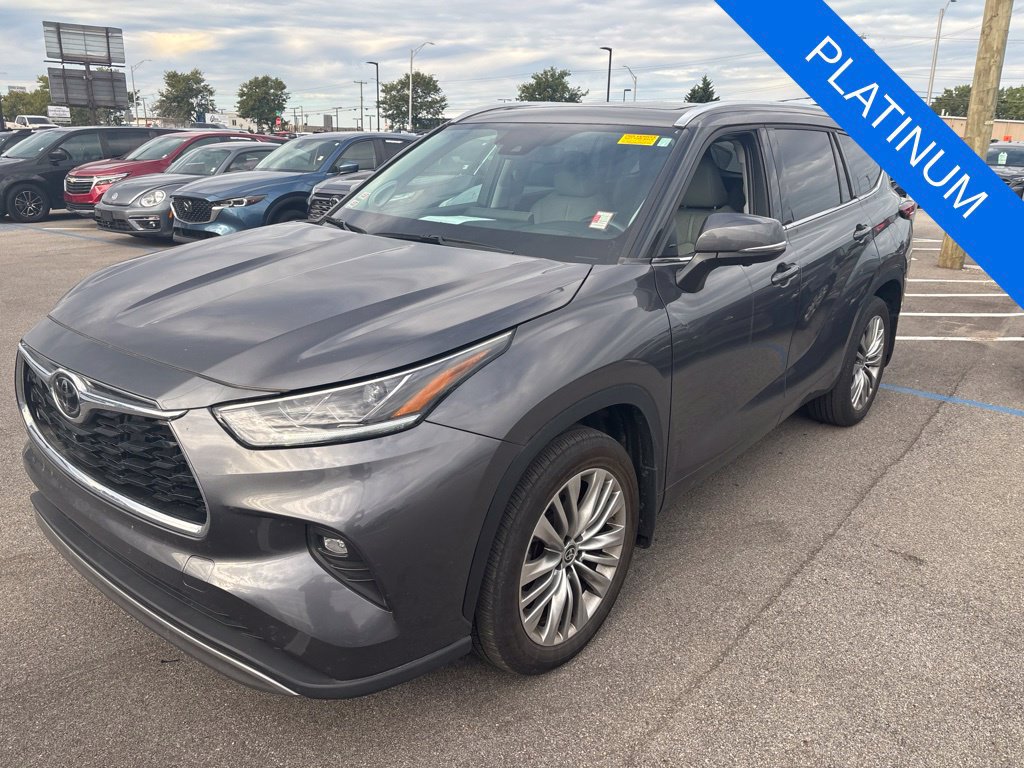 Used 2023 Toyota Highlander Platinum AWD/4WD image 3