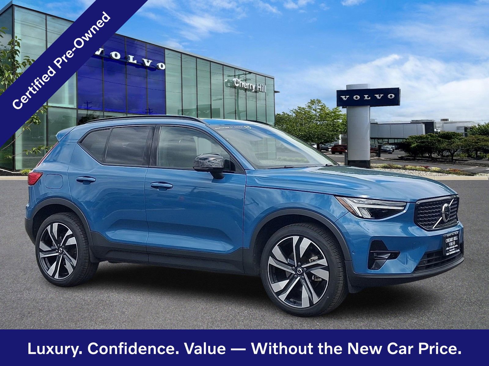 Certified 2023 Volvo XC40 B5 Plus w/ Driver Assist Package AWD/4WD video 1