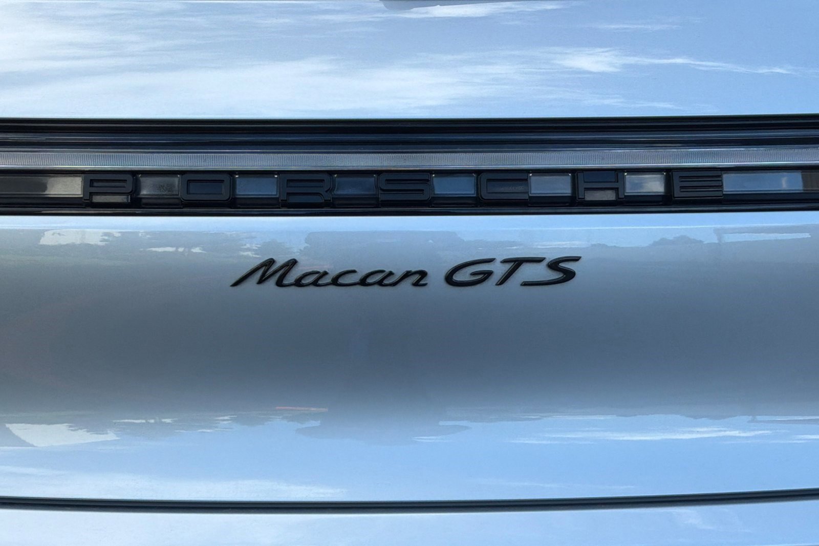 Used 2025 Porsche Macan GTS image 40