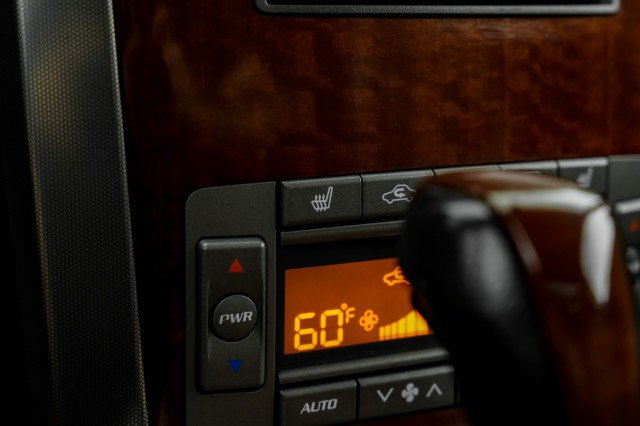 Used 2006 Cadillac XLR RWD image 21