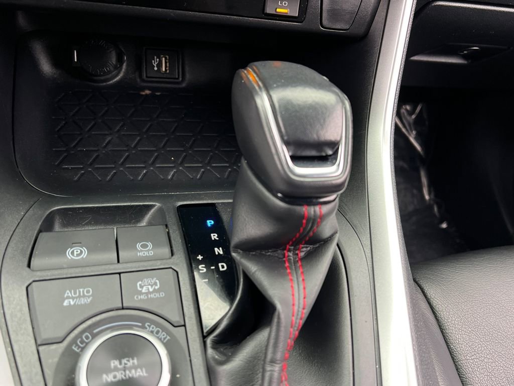 Used 2023 Toyota RAV4 SE image 23