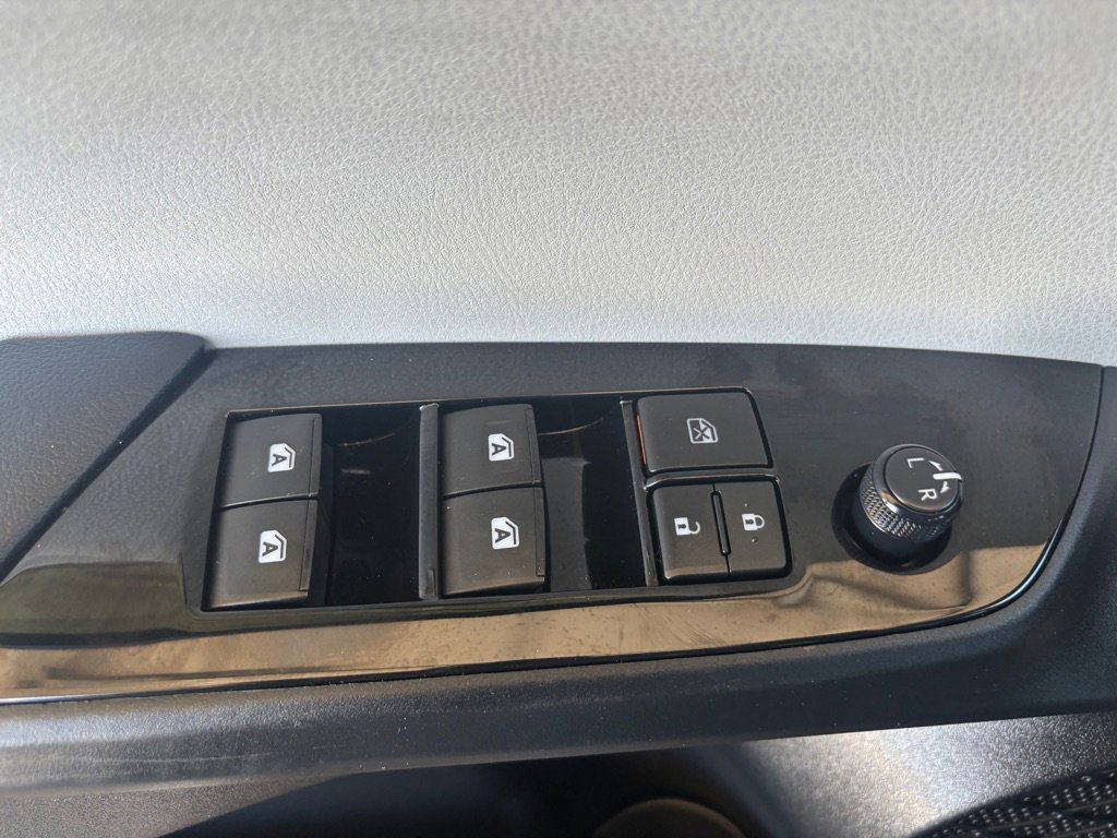 Used 2016 Toyota Prius Four image 16