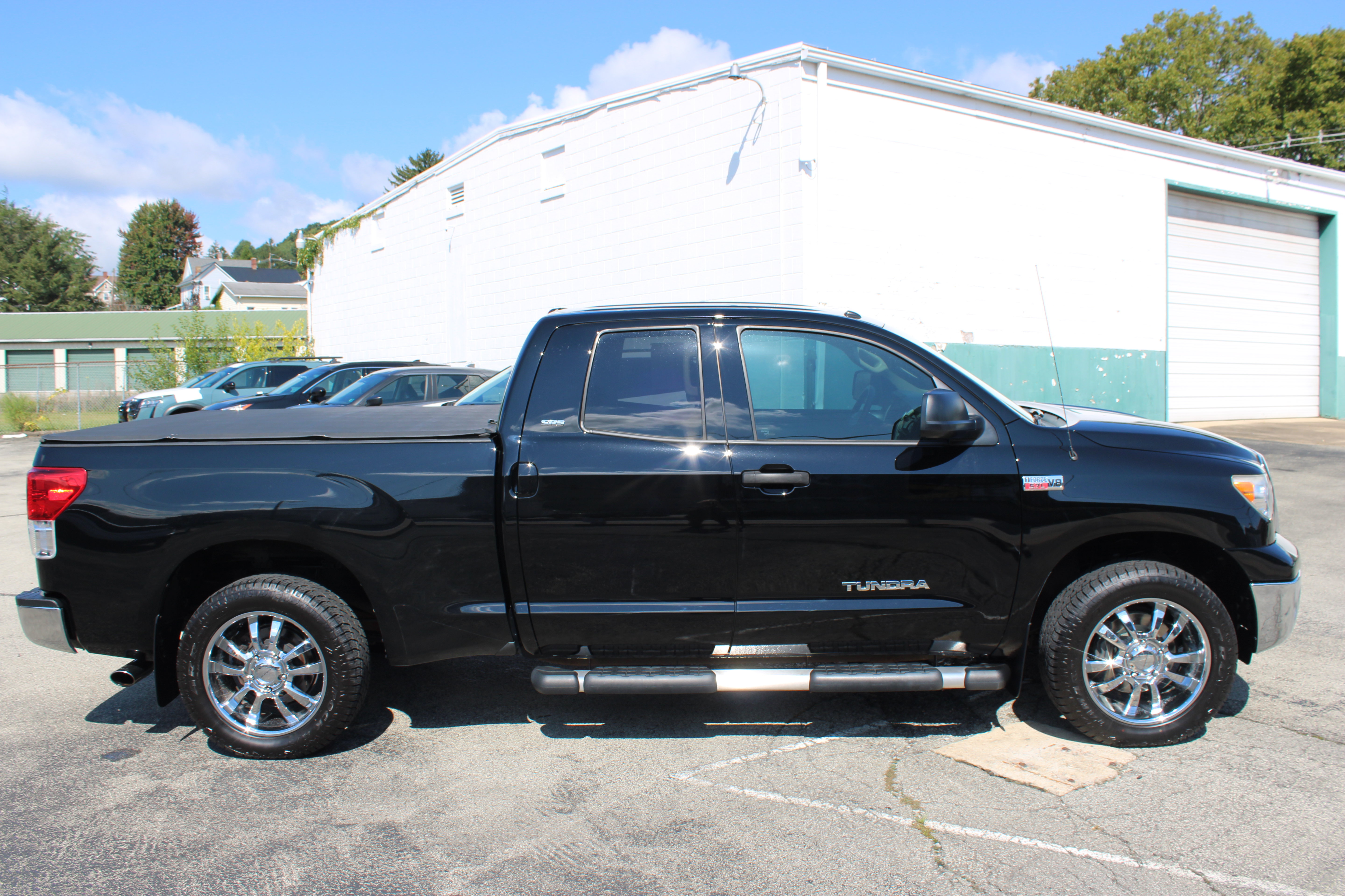 Used 2013 Toyota Tundra 4x4 Double Cab w/ SR5 Pkg image 7