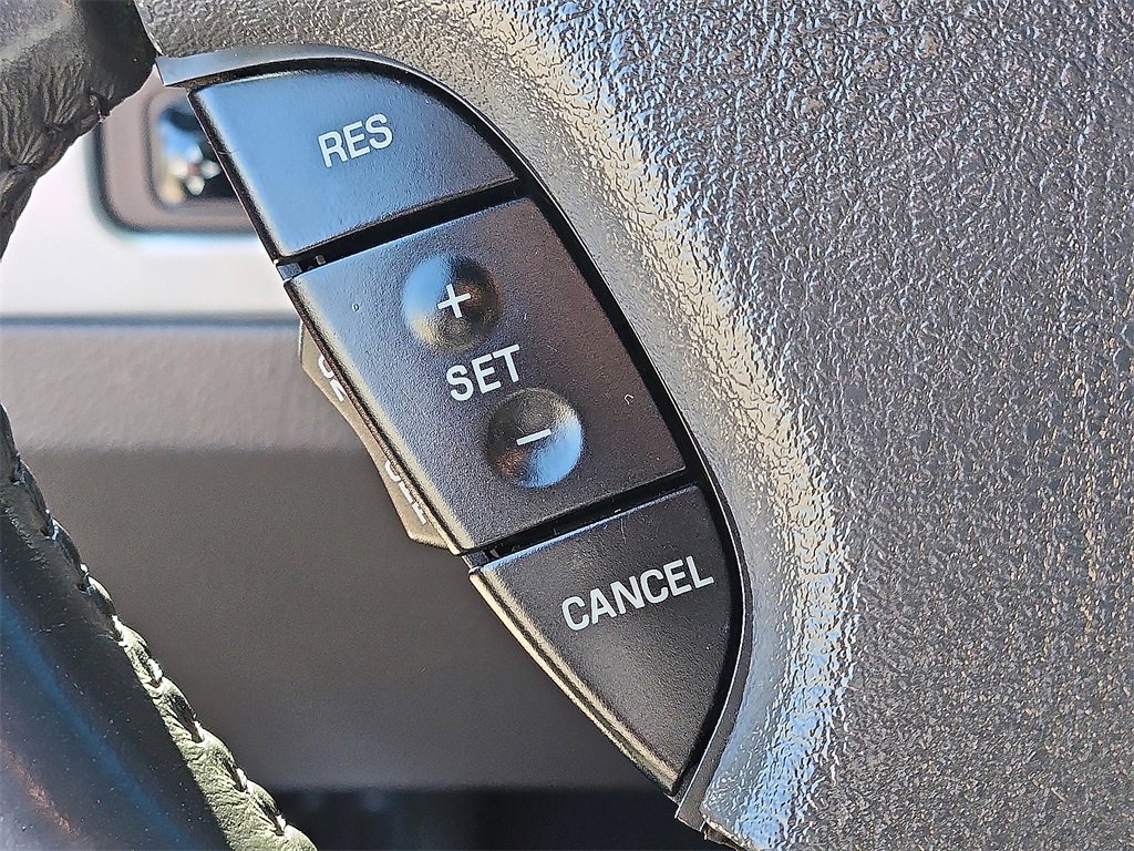 Used 2002 Ford Thunderbird image 22