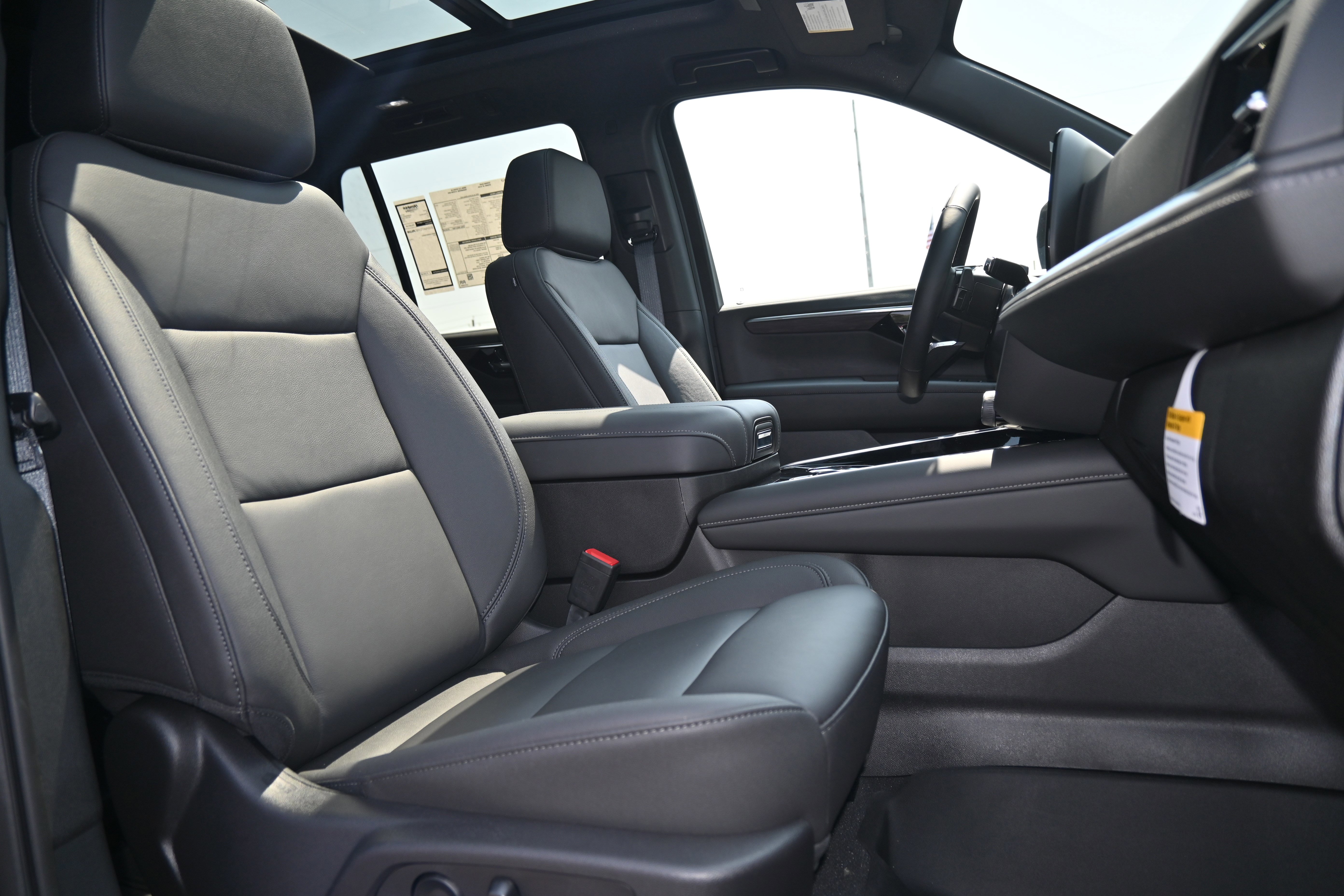 Used 2025 Chevrolet Tahoe LT w/ Comfort Package image 30