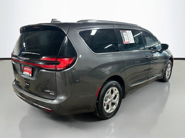 Used 2021 Chrysler Pacifica Limited w/ Premium & Safety Sphere Group AWD/4WD image 6