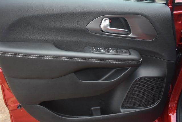 New 2026 Chrysler Voyager LX image 11