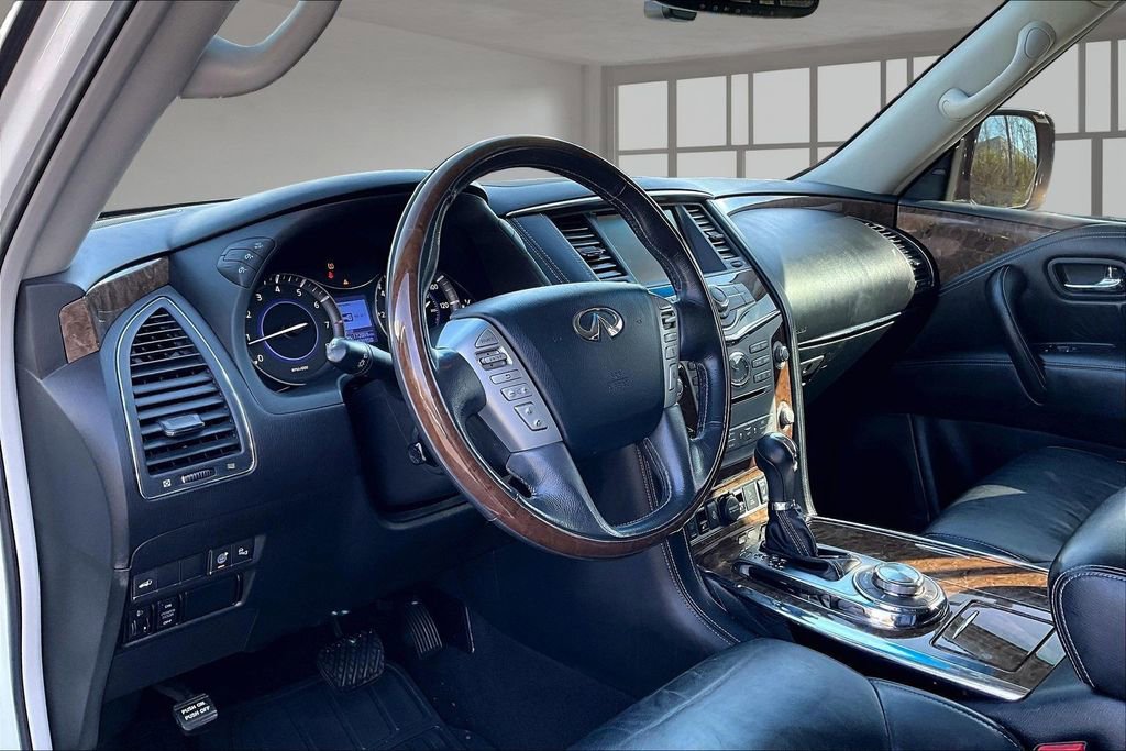 Used 2017 INFINITI QX80 4WD w/ Driver Assistance Package image 14