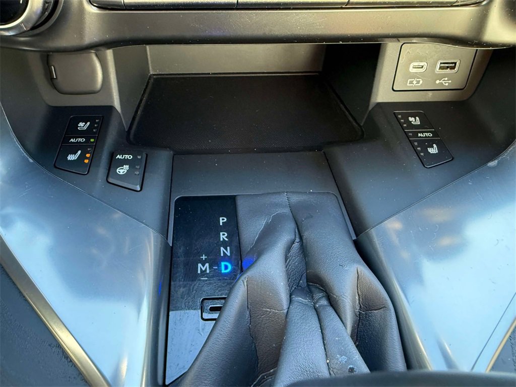 Used 2024 Lexus LX 600 4WD w/ Luxury Package image 28