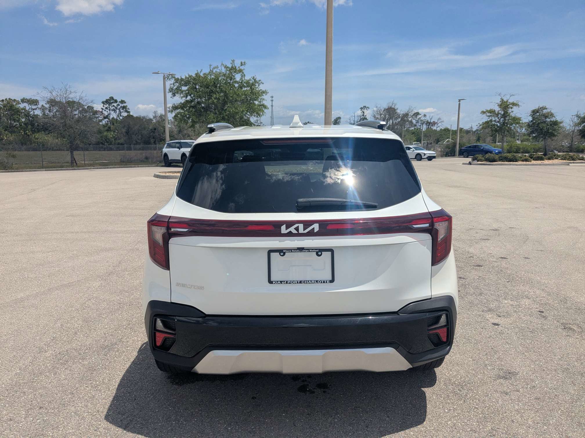 Used 2024 Kia Seltos EX FWD image 5