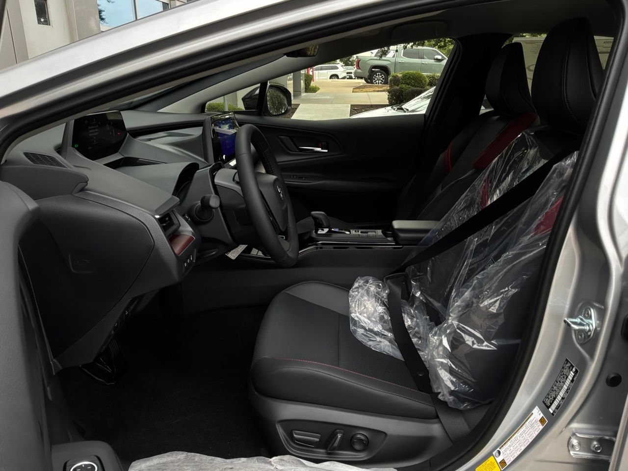 New 2026 Toyota Prius Plug-In Hybrid FWD image 9