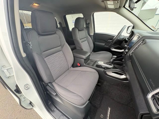 Used 2024 Nissan Frontier SV image 30